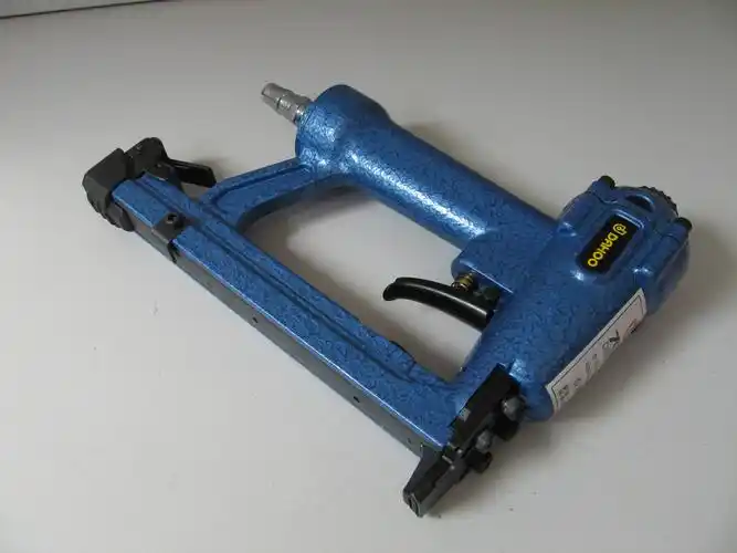 【大环牌气动钉枪1013j-bs码钉枪加长钉夹整体压铸