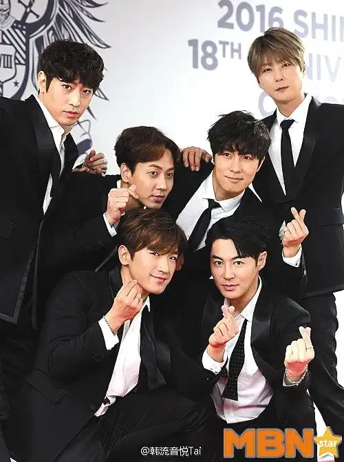 《hero》,《let it go》等经典曲目,韩国"最长寿组合"神话的6名成北