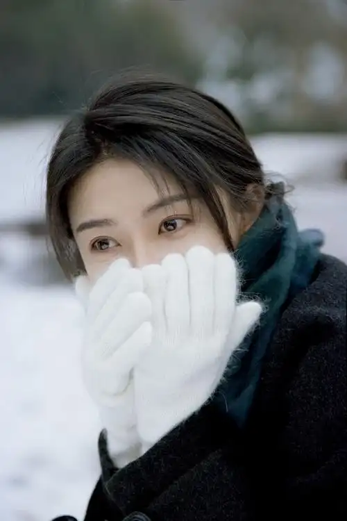 梁洁淡颜清水妆