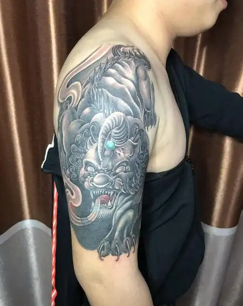遮盖纹身图片_手臂新传统貔貅纹身图案