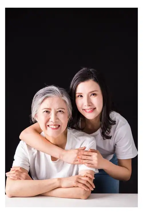 yuyu雨雨雨的儿童摄影作品《简约全家福》