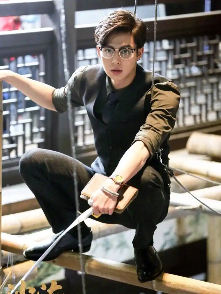 追剧张日山✖傲娇腹黑百岁男友沙海追剧停不下来