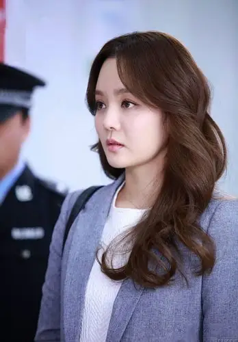 韩国女星蔡琳近照,一颦一笑风姿依旧,她为何要与高梓淇离婚?