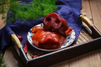 特色传统美食小吃香卤猪脸猪拱嘴