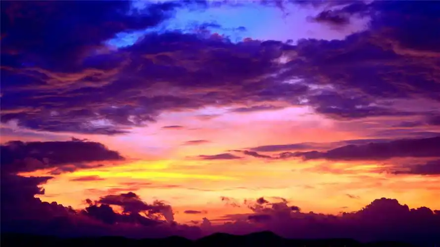 绝美紫色晚霞高清桌面壁纸