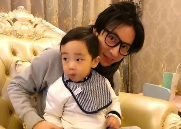 薛之谦谈儿子小雪糕:很骄傲我能生下他!希望他长大多点照顾我!