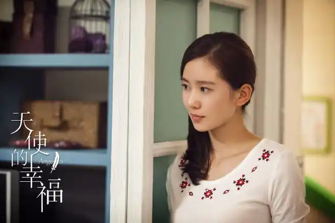 p>刘诗诗(原名刘诗施),1987年3月10日出生于北京市,中国内地影视女