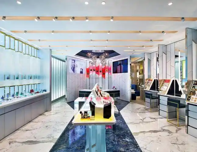 2020成都商场化妆品专卖店天花装修设计效果图_装信通网效果图