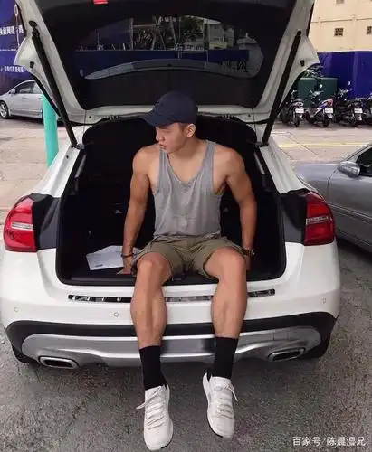 火遍网络的台湾小哥,运动员般的精干小肌肉,体育生气息十足