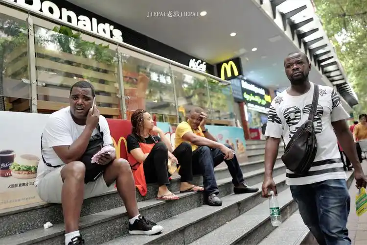 【老郭街拍】广州街头的黑人