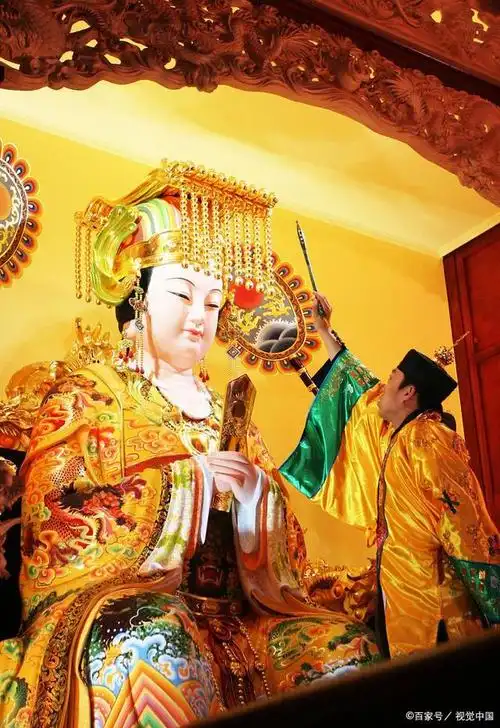 西王母和王母娘娘是同一个神仙吗?西王母与东王公是什么关系?