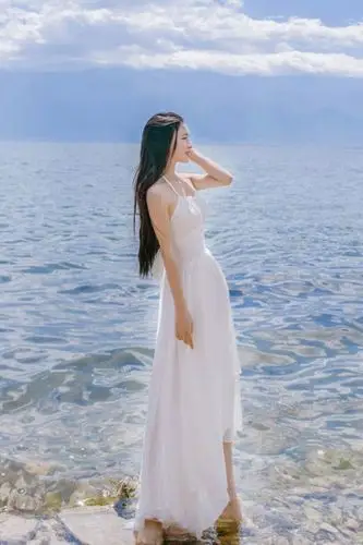 休闲沙滩裙度假海边长裙款挂脖露背性感系带不规则唯美仙女裙