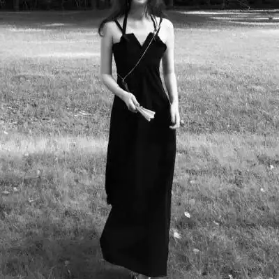 女生伤感头像黑白孤独2020 想和你有很多很多个以后