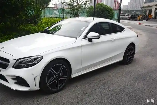 当前2021款的奔驰c级,酷派这个运动版本的车型,全部也都是属于这个