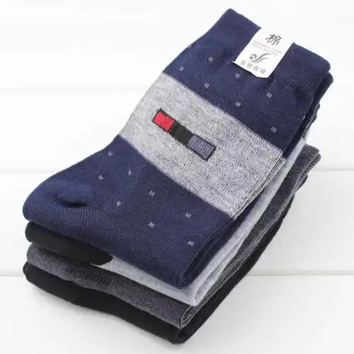 袜子批发 春夏季新款商务中统棉袜男袜子 男士地摊涤棉中筒袜