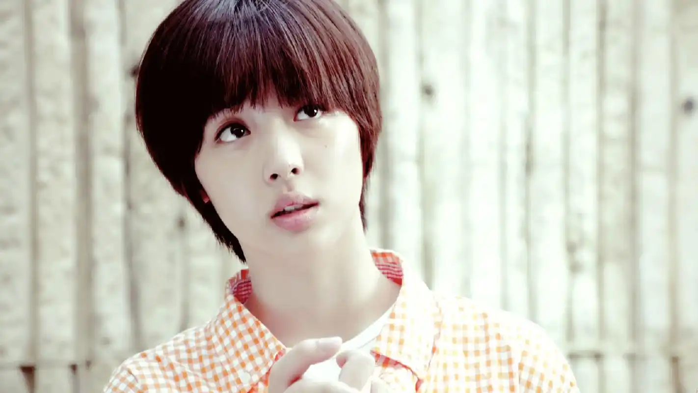 崔雪莉短发剧照