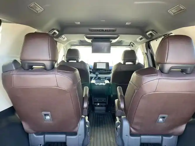 平行进口丰田塞纳美版团购价格60万起欢迎到店试驾