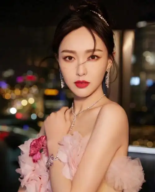 唐嫣哽咽回应质疑