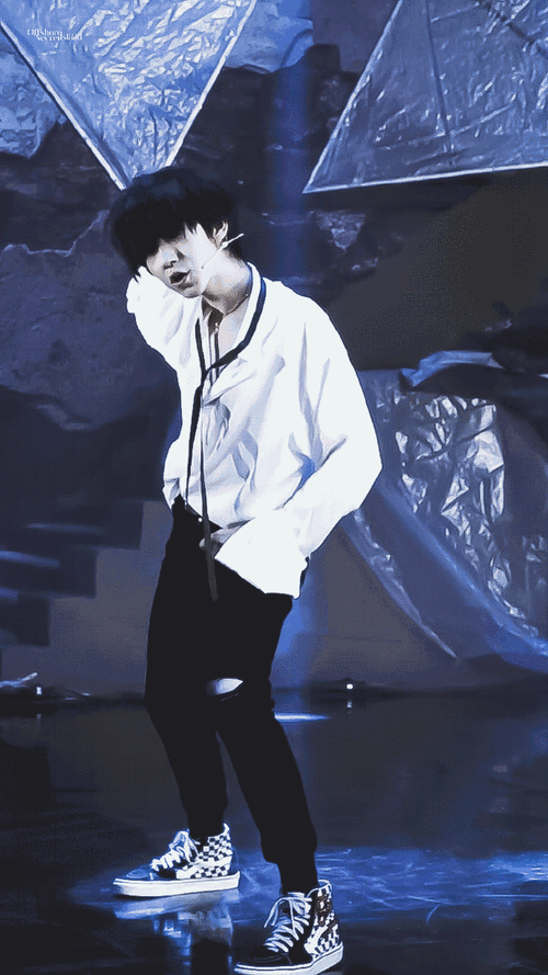 贺老师的破风绝美舞台!@时代少年团-贺峻霖