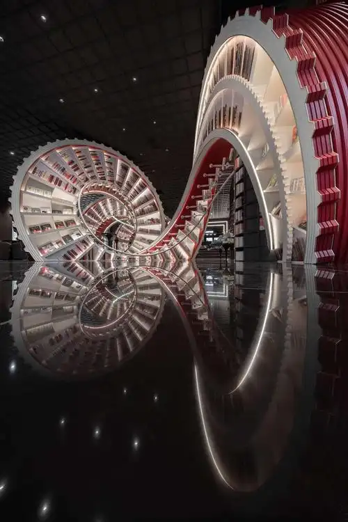 让消费者从室外也能欣赏这个依托于巨大艺术装置的零售空间,框景的