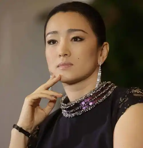 演员巩俐:成名后改籍新加坡,因对我们发表不当言论遭网友抵制_中国