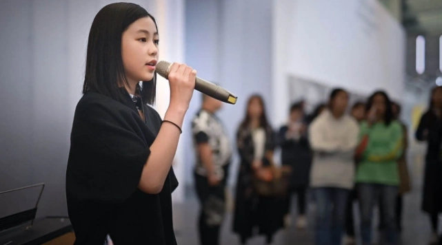 李彦宏女儿李韵迪,肤白貌美一脸"明星相",网友:请