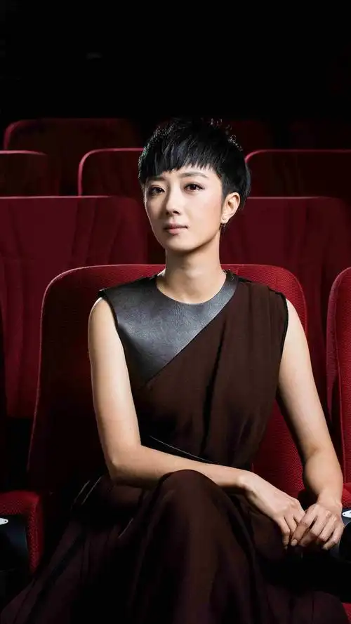 台湾明星桂纶镁时尚