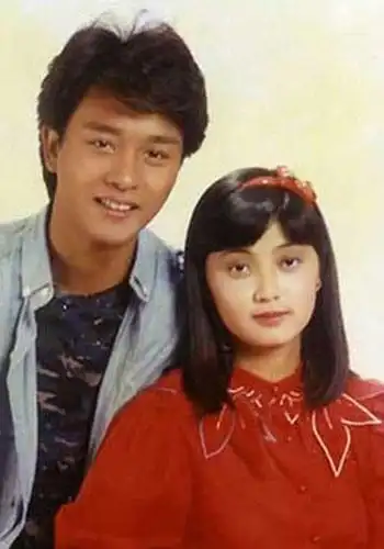 张国荣倪诗蓓亲密照曝光 再现80年代经典