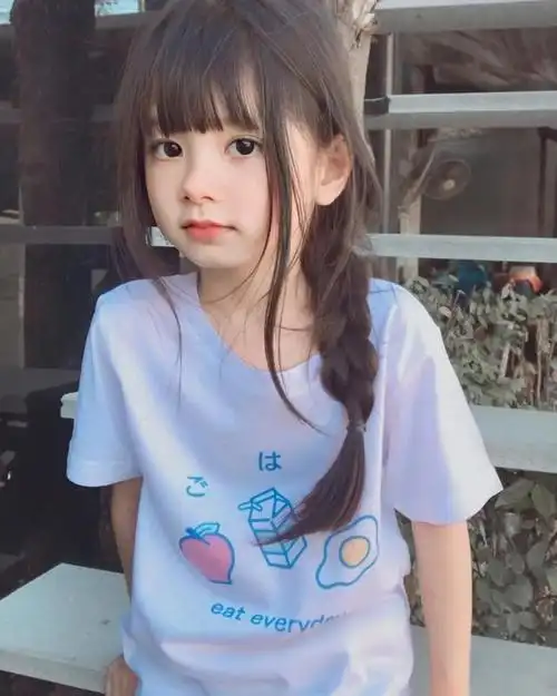 原创泰国6岁女孩爆红,这妹妹是天使下凡吧