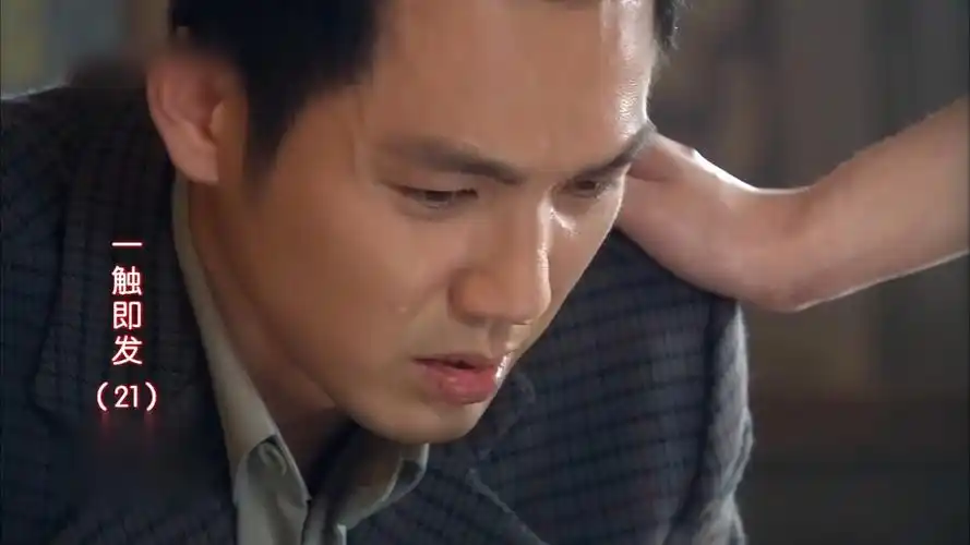 成年的钟汉良在少妇怀里哭的像个小孩,画面好伤感