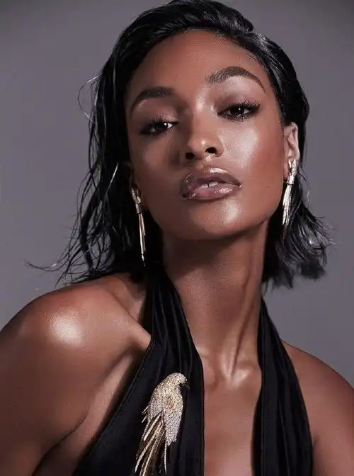 这个女人不简单居然被中国网友赞其最美黑人