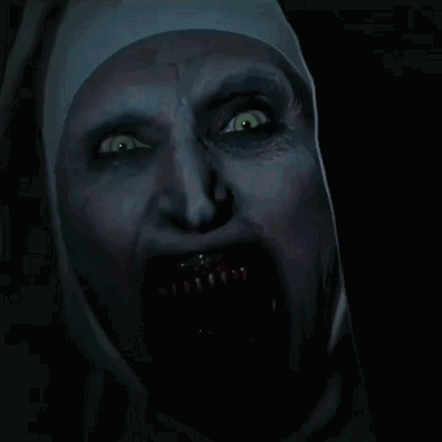 突然,一个十分恐怖的画面出现,恶魔修女惊悚登场,配上吓人的声音,猝不