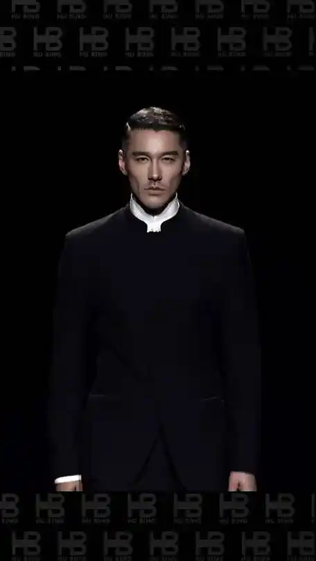 模特就是一个衣架,在服装面前,永远是服装最大#胡兵全球go##hello时装