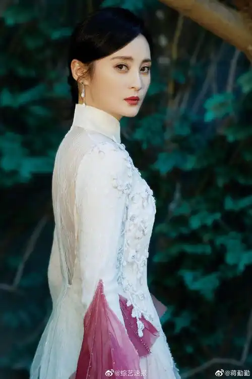 蒋勤勤中秋晚会状态