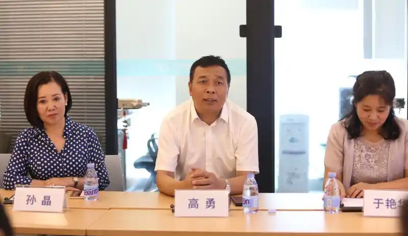 高勇校长介绍白城医高专的办学情况