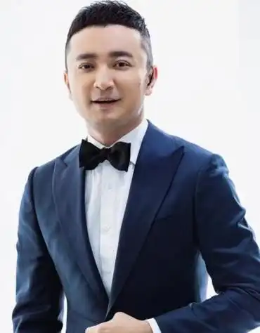 回顾尼格买提30岁娶帕夏古丽结婚8年没孩子风光背后有眼泪