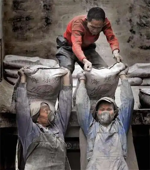 吟颂苍生著名诗人何基富