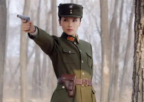 4位拍军旅戏的女明星,穿军装各有风格,第1位最有气质_腾讯新闻