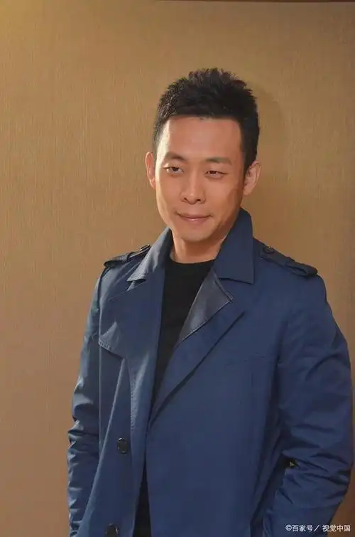 张译感激钱琳琳陪伴与支持共同奋斗赢口碑模范夫妻恩爱如初