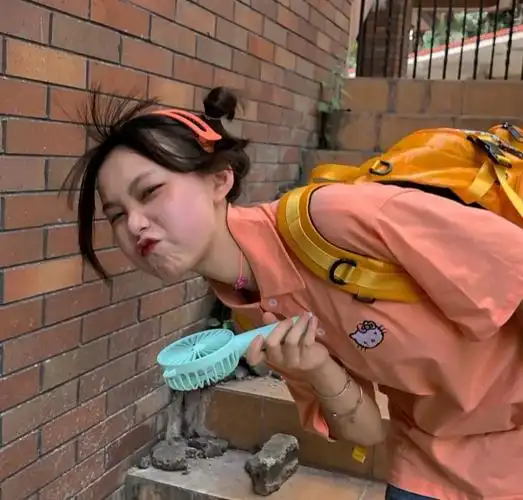 快乐比心动更真实 自截.三人闺蜜头像 女生头像 搞怪 沙雕