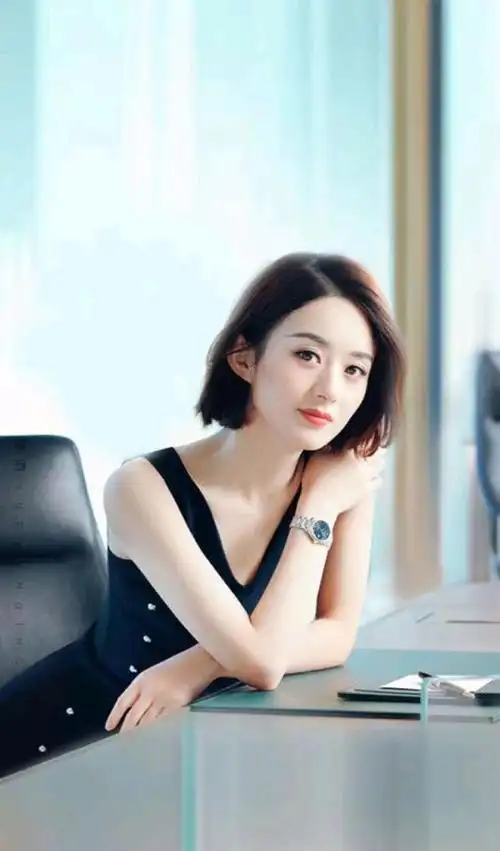 赵丽颖剪短发啦!