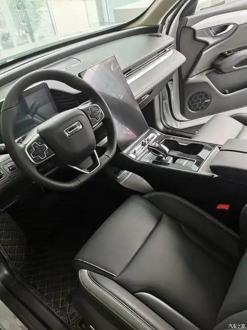 继续上次看车后续,来看看观致7的内饰