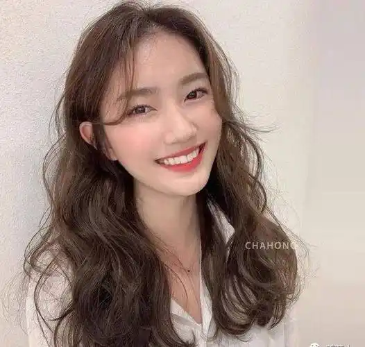 2022年烫发范本空气波浪卷果冻烫卷发超修饰脸型