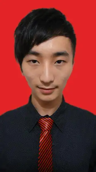 求换证件照红底背影