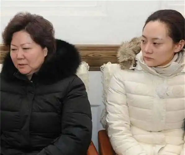 在一次饭后散步的时候,张学津开玩笑地向张丽敏表明了自己的心意.