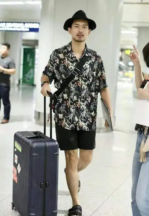 《亲爱的,热爱的》李现为何不露腿?"毛裤腿"很不偶像剧