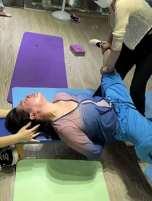 舞蹈横叉撕腿 柔韧度训练横叉拉韧带 一字马-度小视