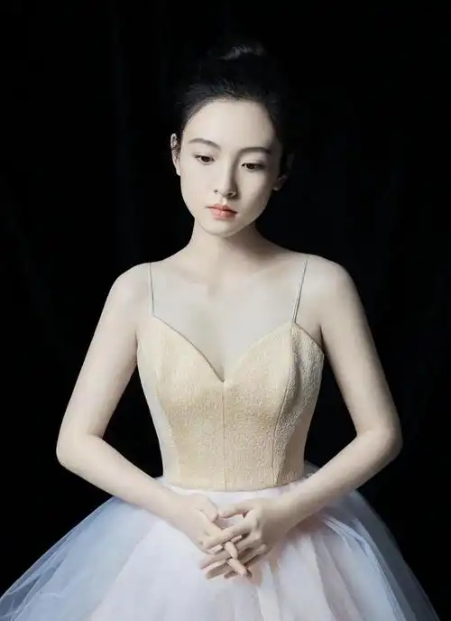 女明星吴倩写真合集娴静美丽靓丽清纯