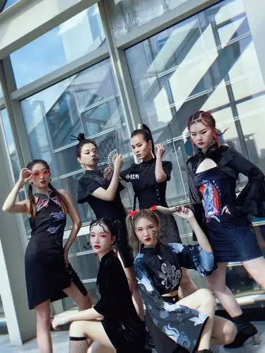 中国风女团造型