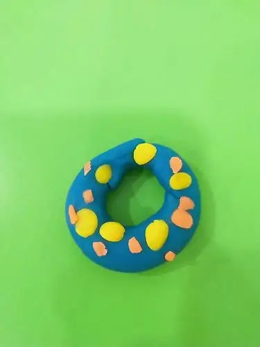 康语手工作品——橡皮泥系列:甜甜圈